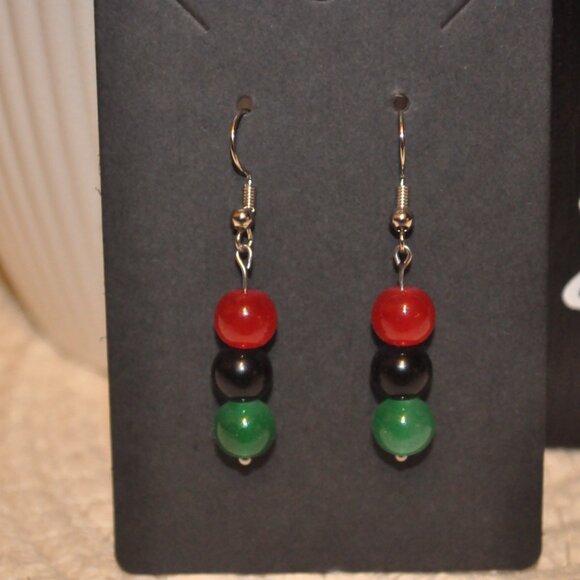 Red, Black & Green Beaded Drop Earrings - Picture 3 of 3